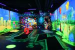 Schwarzlicht_Minigolf_Berlin.jpg Schwarzlicht_Minigolf_Berlin.jpg